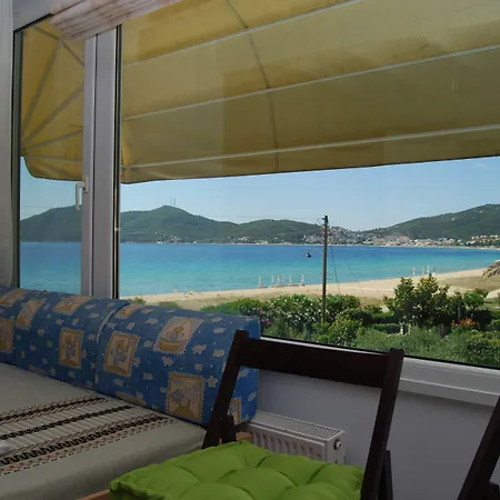 Blue Crystal Villa *