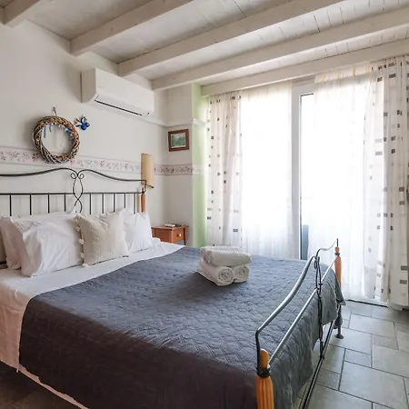 Blue Crystal Villa Nea Iraklitsa