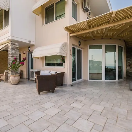 Blue Crystal Villa *