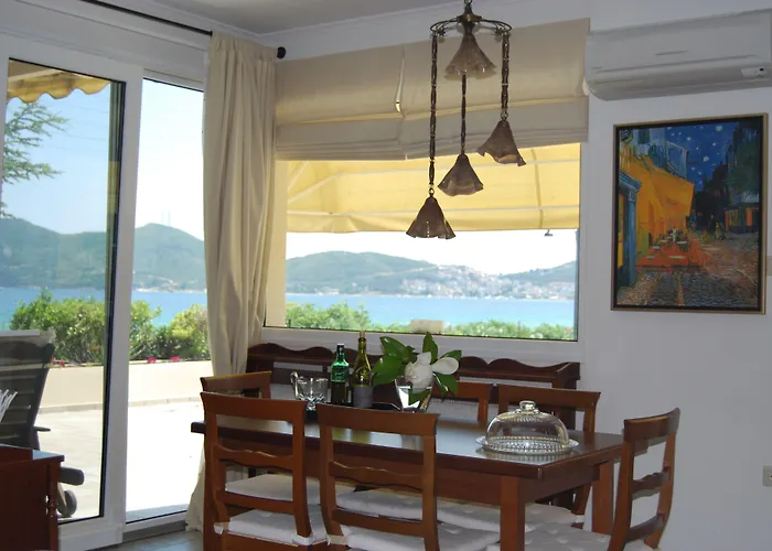 Blue Crystal Villa