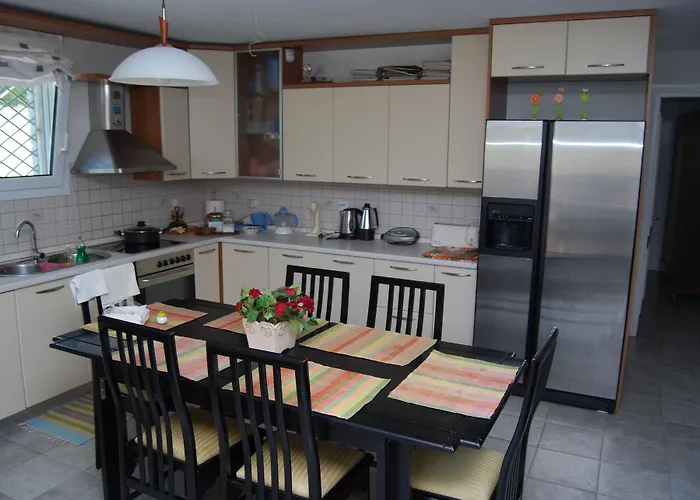 Blue Crystal Villa Nea Iraklitsa