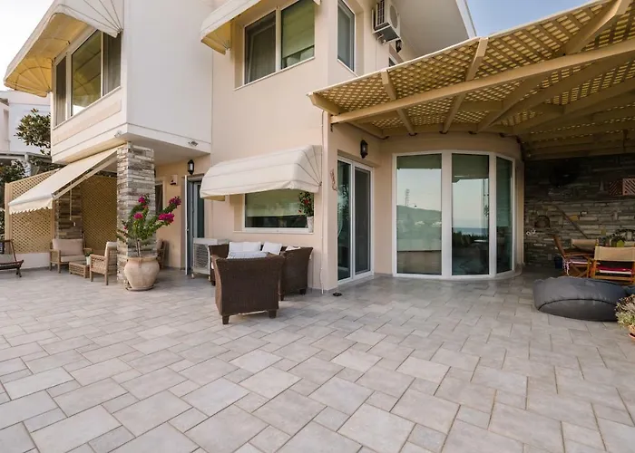 Blue Crystal Villa *